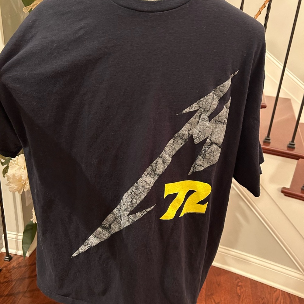 Men's METALLICA Short-Sleeve Graphic Tee in Navy with Yellow Accent